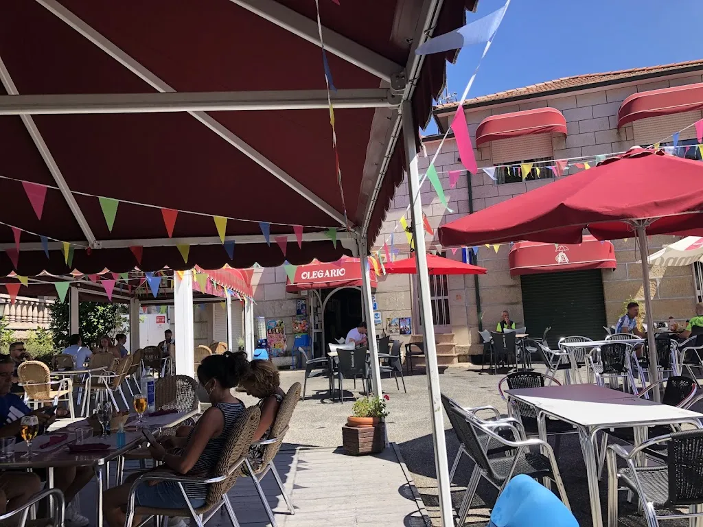 Restaurant & Cafe Olegario restaurant in Luintra