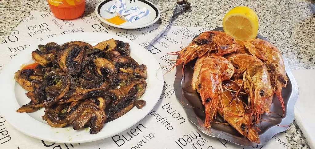 Ms Voyager_Grill LUMA_Lobios_review