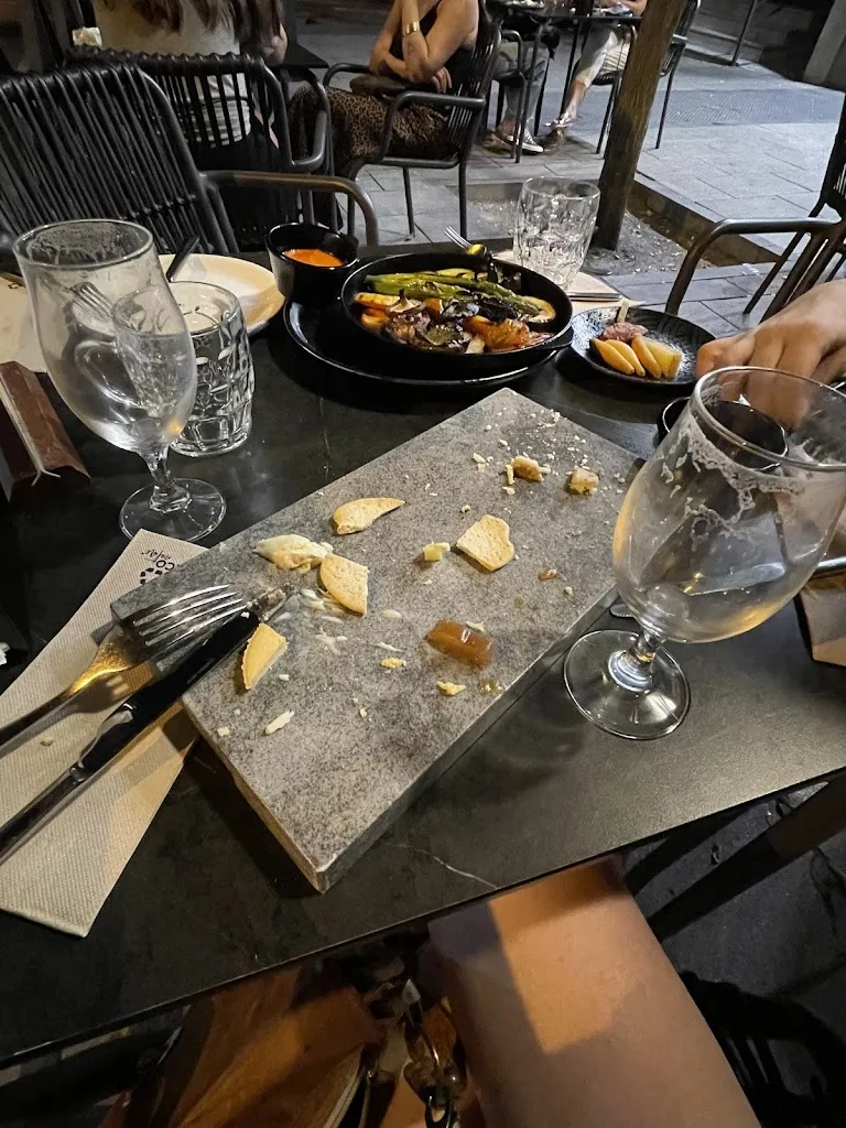 Hacer Gumus_La Caníbal | Cerveza artesanal y vino natural_Monterrei_review