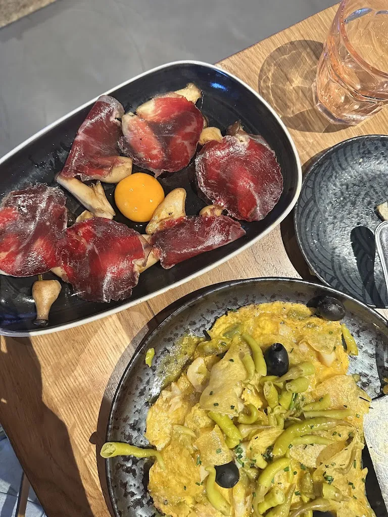 Olivia Citak_La Caníbal | Cerveza artesanal y vino natural_Monterrei_review