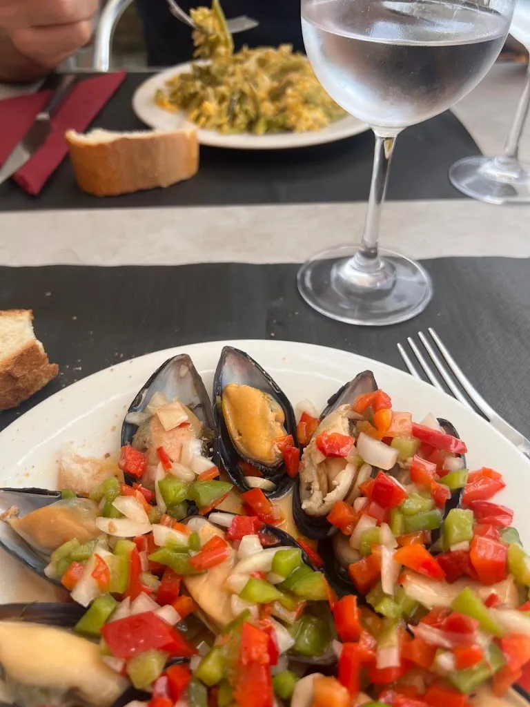 Clemente Pinilla-Torremocha_Hotel Restaurante O balcón da ribeira_Parada de Sil_review