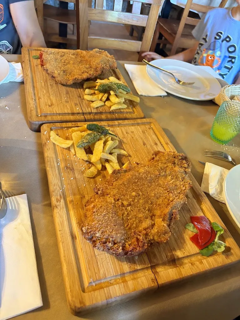 MªCarmen Mayo_A Cachopería do Ultramarinos!_Parada de Sil_review