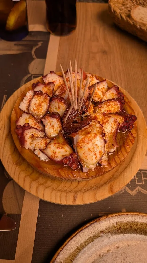 Diego Montes_Ernesto Patio Bar_Carballiño O_review