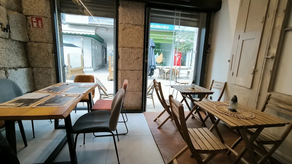 Ernesto Patio Bar_Carballiño O_slider_image_1