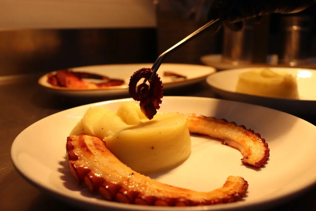 Ernesto Patio Bar_Carballiño O_slider_image_3