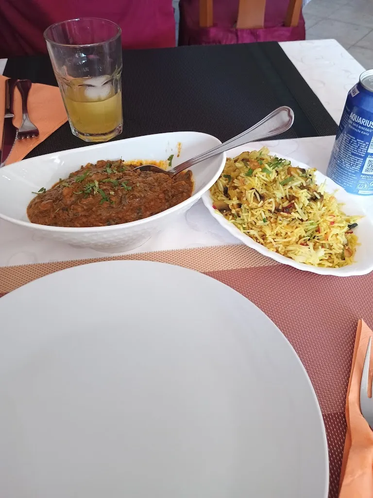 Razor Sharp_Ahmeds Tandoori_San Fulgencio_review