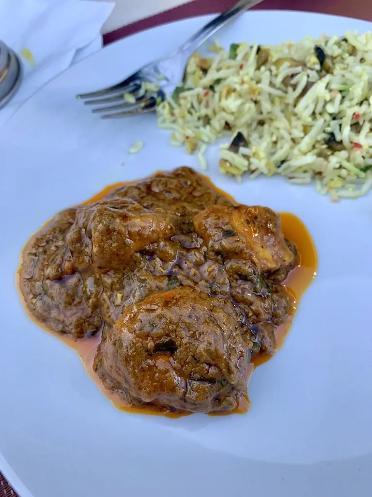 Stuart John_Ahmeds Tandoori_San Fulgencio_review