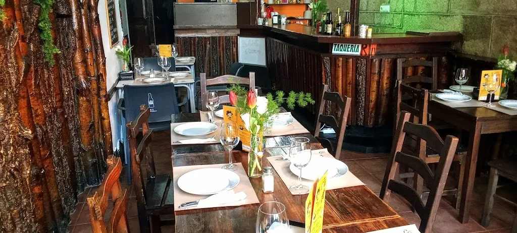 Taquería La Chilanguita restaurant in Carballiño O