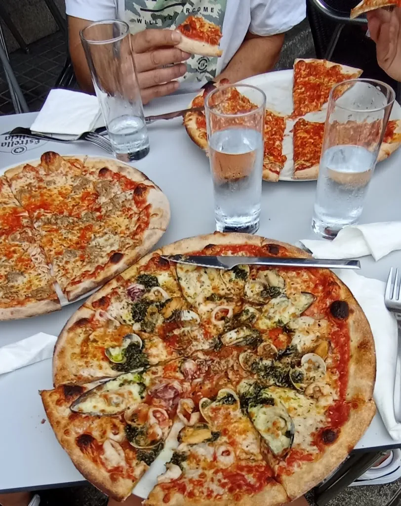 Isa Villamor_ALAMEDA & ITALIAN JOB _Carballiño O_review