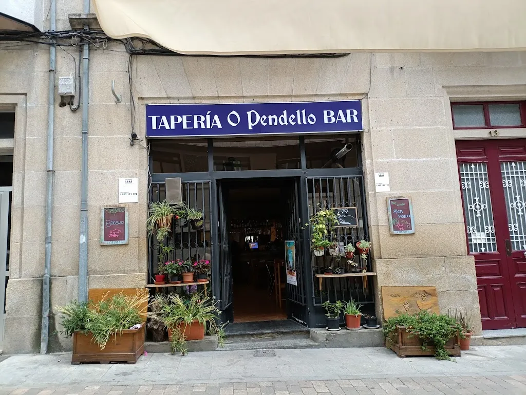 Tapería O Pendello restaurant in Carballiño O
