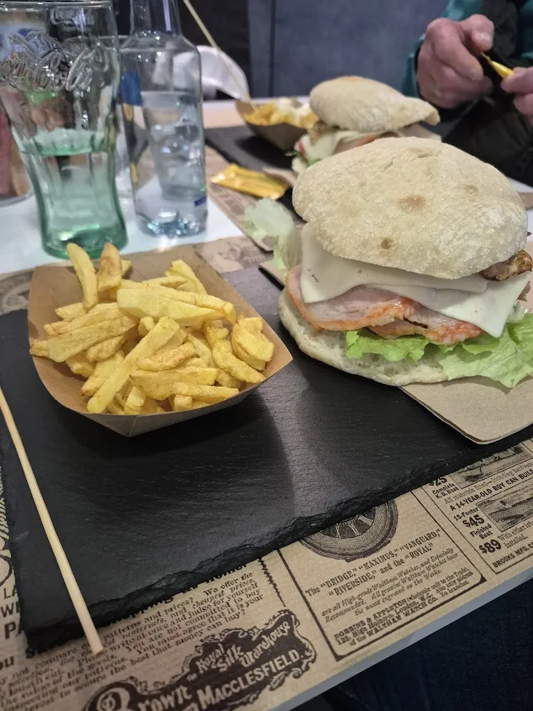 Valia Benavides_Gaucho Cafe Bar_Carballiño O_review