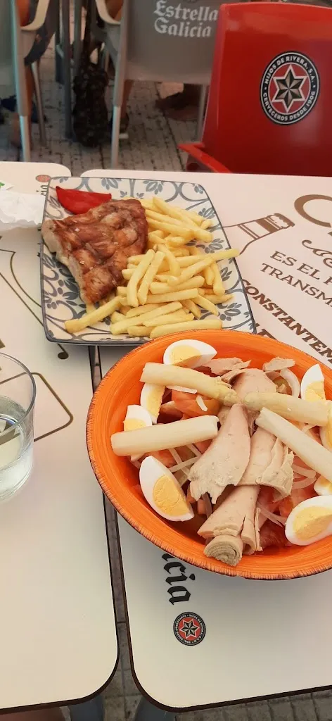 Menu_Bar Piscina Municipal do Carballiño_Carballiño O_image_9