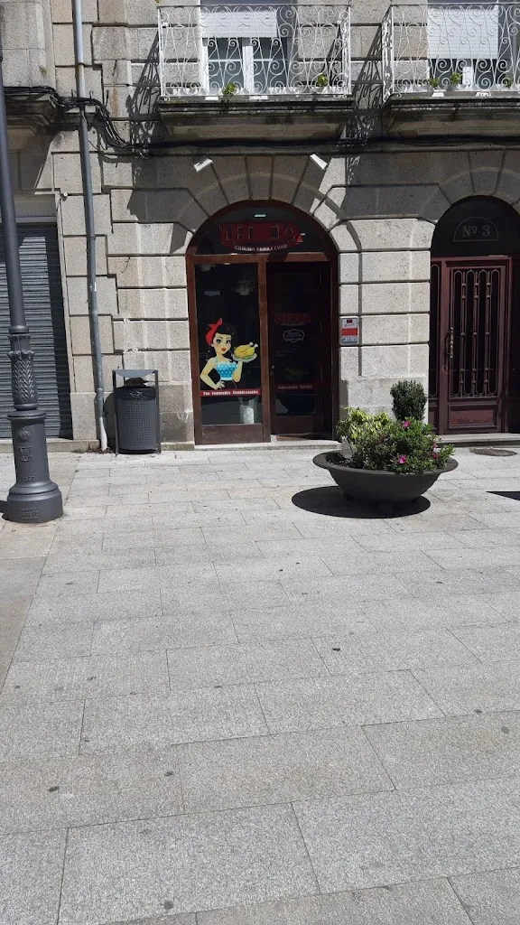 Ledicia comida para llevar restaurant in Carballiño O