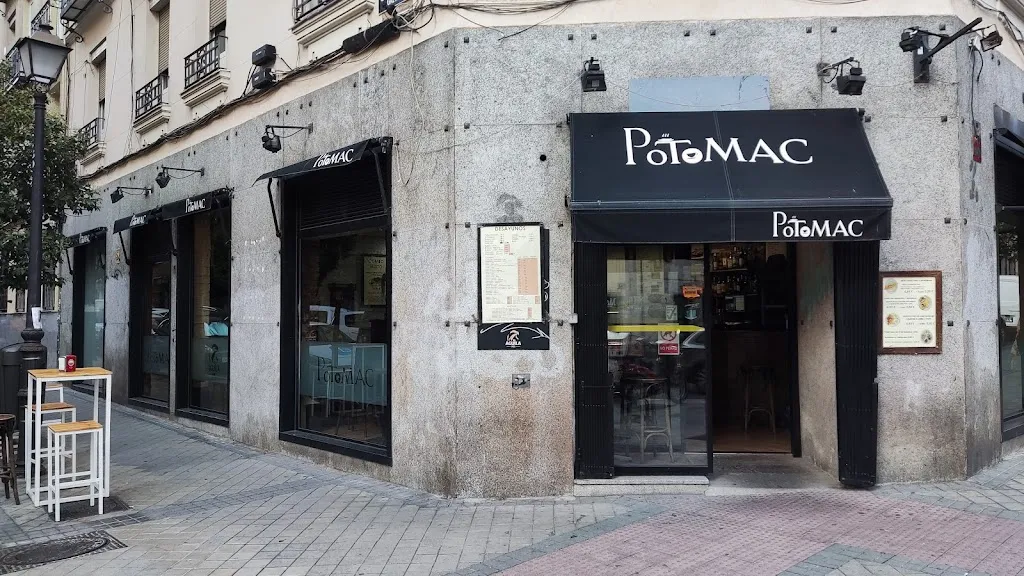 PotoMac restaurant in Riós