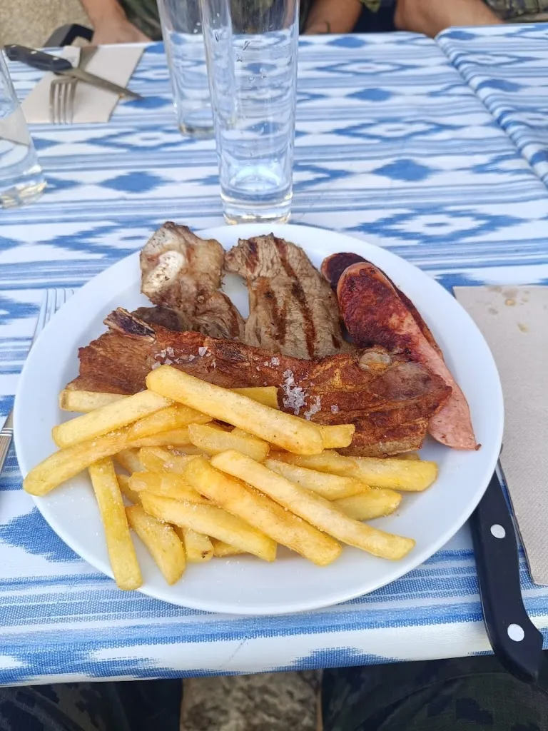 Juan José Castellano Martínez_A Cantina do Catro_Pobra de Trives A_review