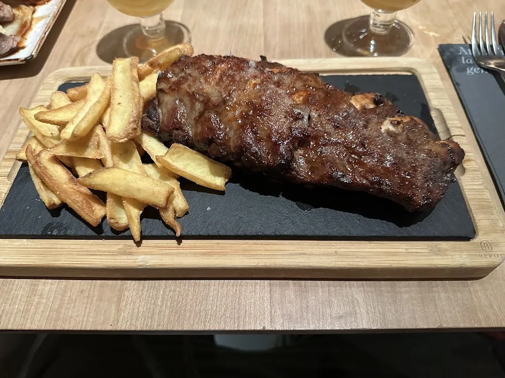 Ross Harvey_Saona Teixeira_Teixeira A_review