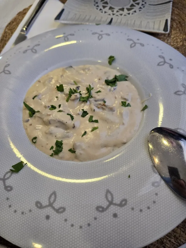 Roge Triki_Restaurante La Zamorana_San Cibrao das Viñas_review