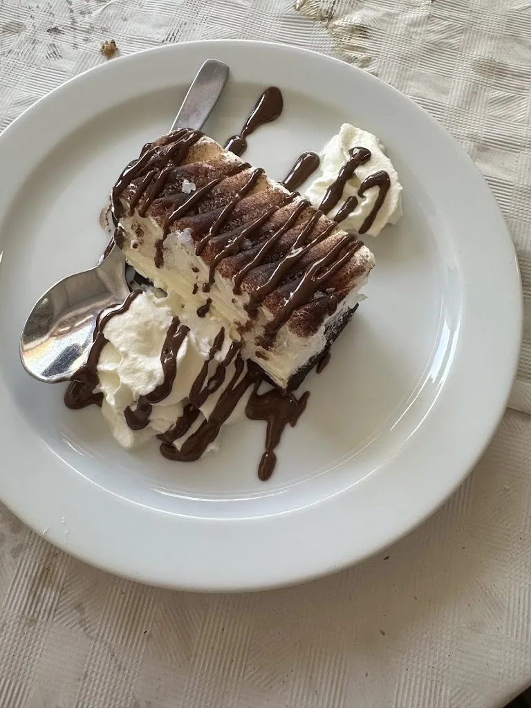 Esmeralda Gama Montaño_Marisquería El Jardín_San Vicente del Raspeig/Sant Vicent del Raspeig_review