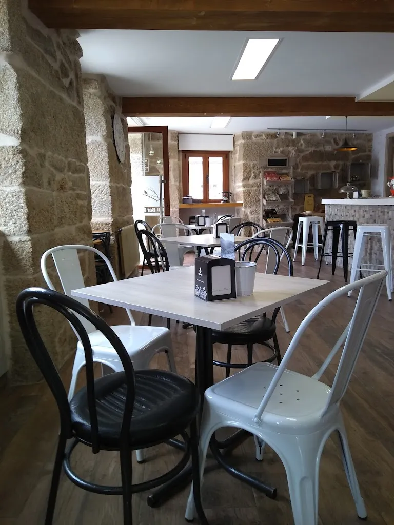 Bar-estanco Paxariño restaurant in San Cristovo de Cea