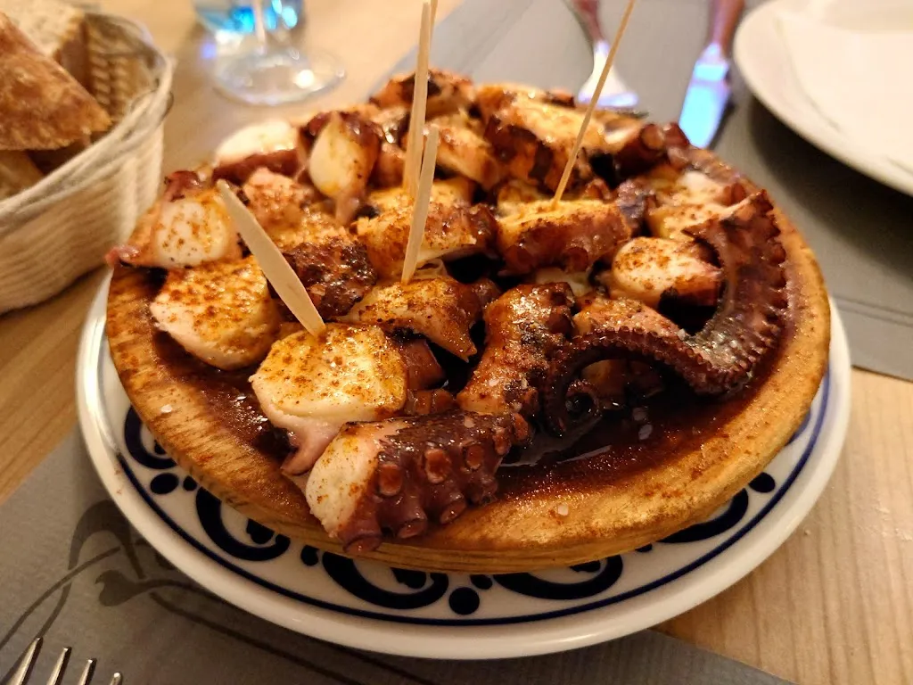 Marcos Valen_Casa Fidel O'Pulpeiro_Pontedeva_review