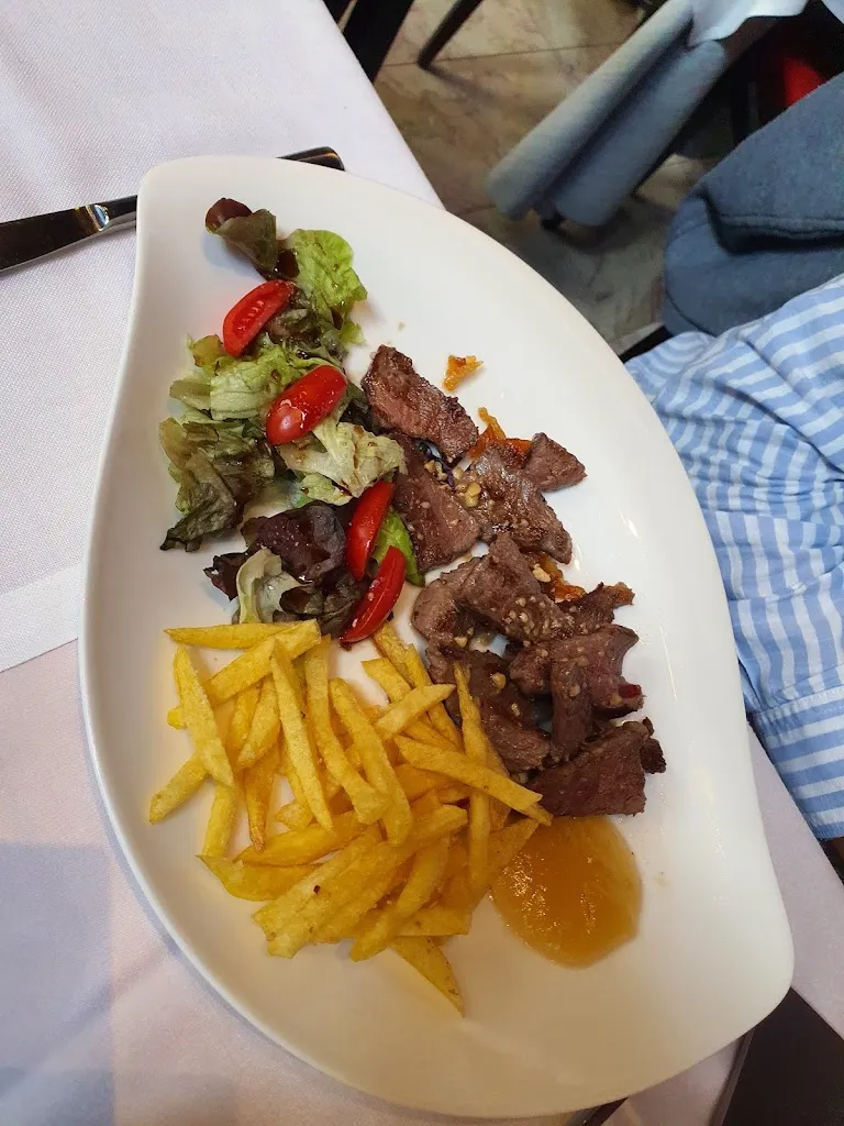 Bhikhu Vadera_Restaurante La Casa De Las 5 Puertas_Pontedeva_review