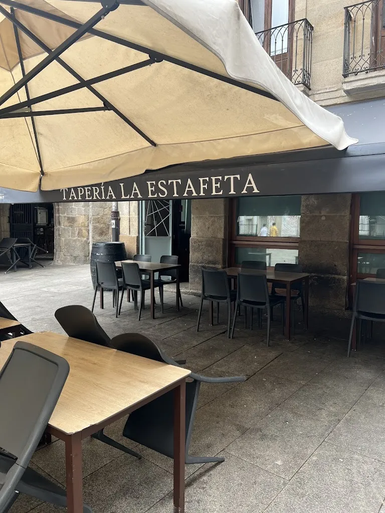 Marcelo Clerici-Arias_La Estafeta_Pontedeva_review