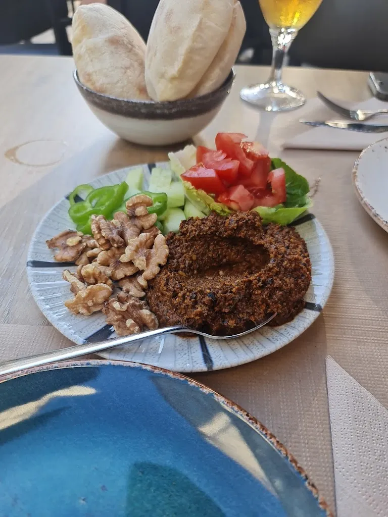 Niko Douwes_Feitizo Mediterraneo_Pontedeva_review