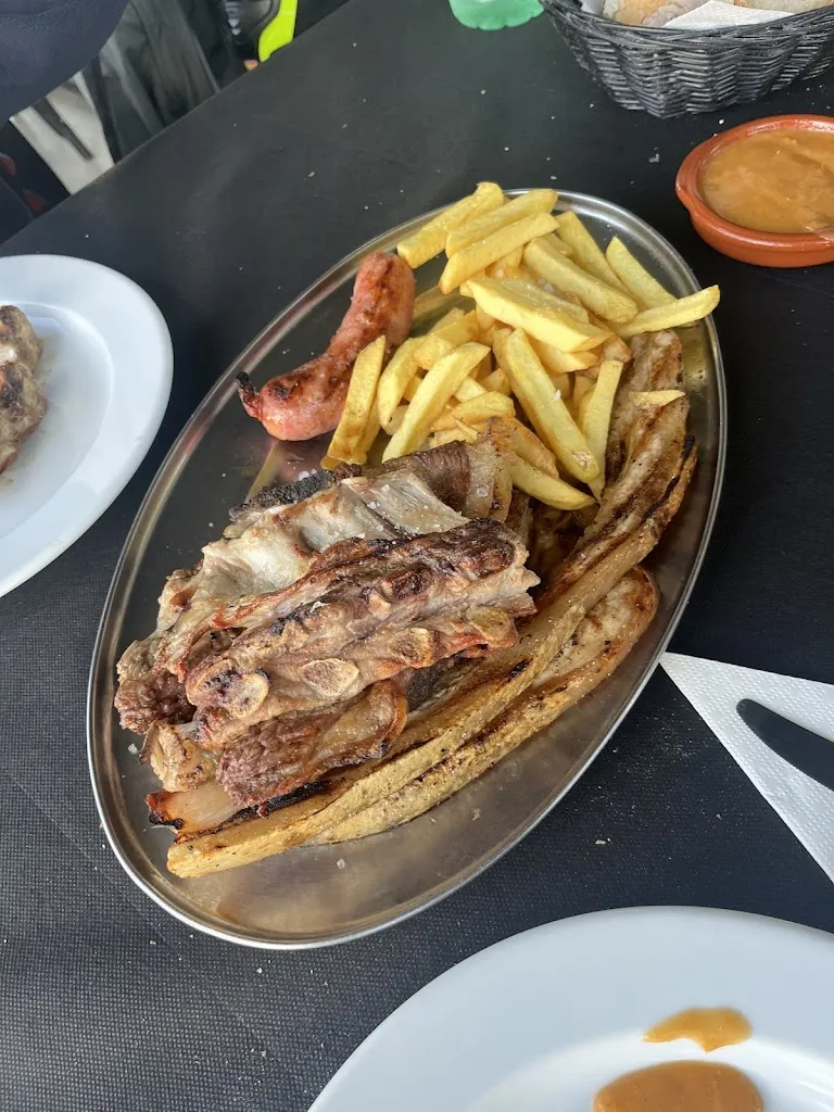 Iria Lameiro_Zona Franca_Vilar de Santos_review