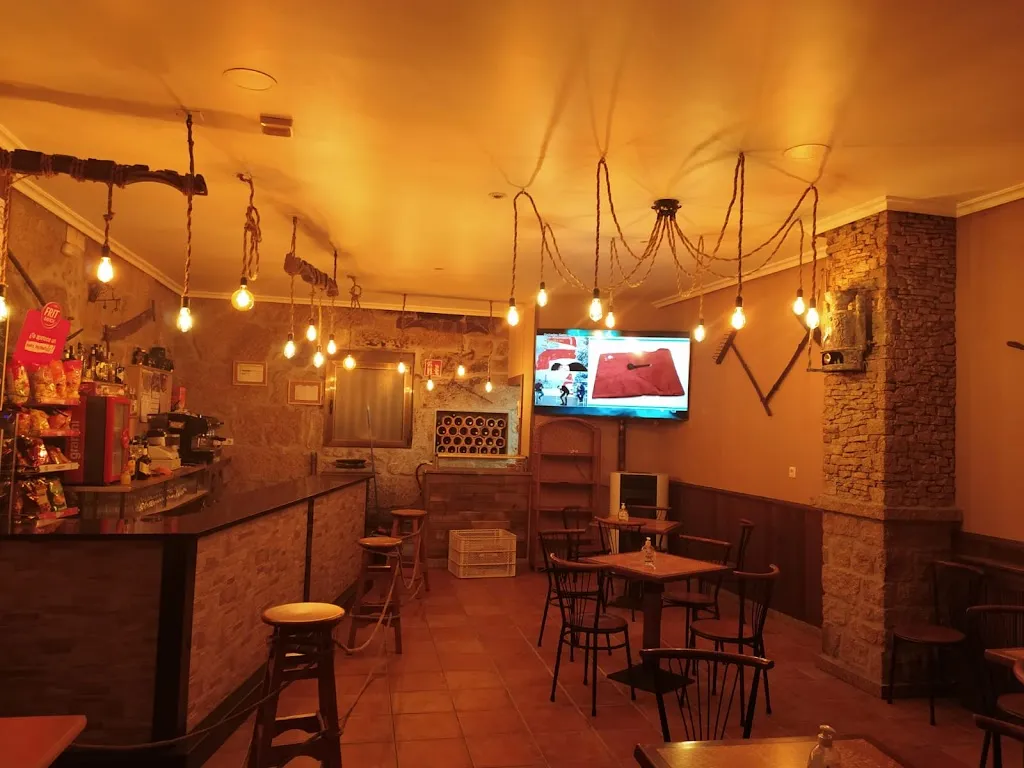 Cafe Bar A Lareira_Xunqueira de Ambía_slider_image_1