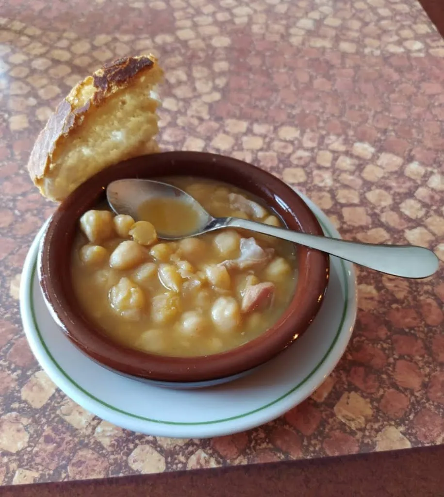 Cafe Bar A Lareira_Xunqueira de Ambía_slider_image_2