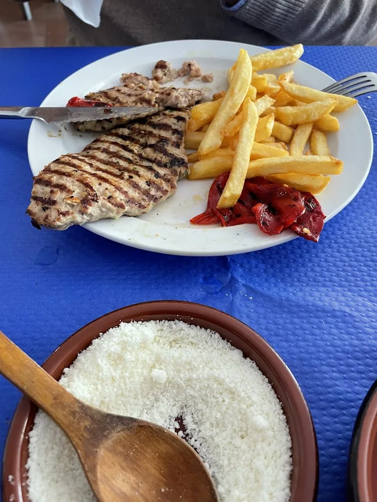 Gurru_Mesón Isabel_Autilla del Pino_review