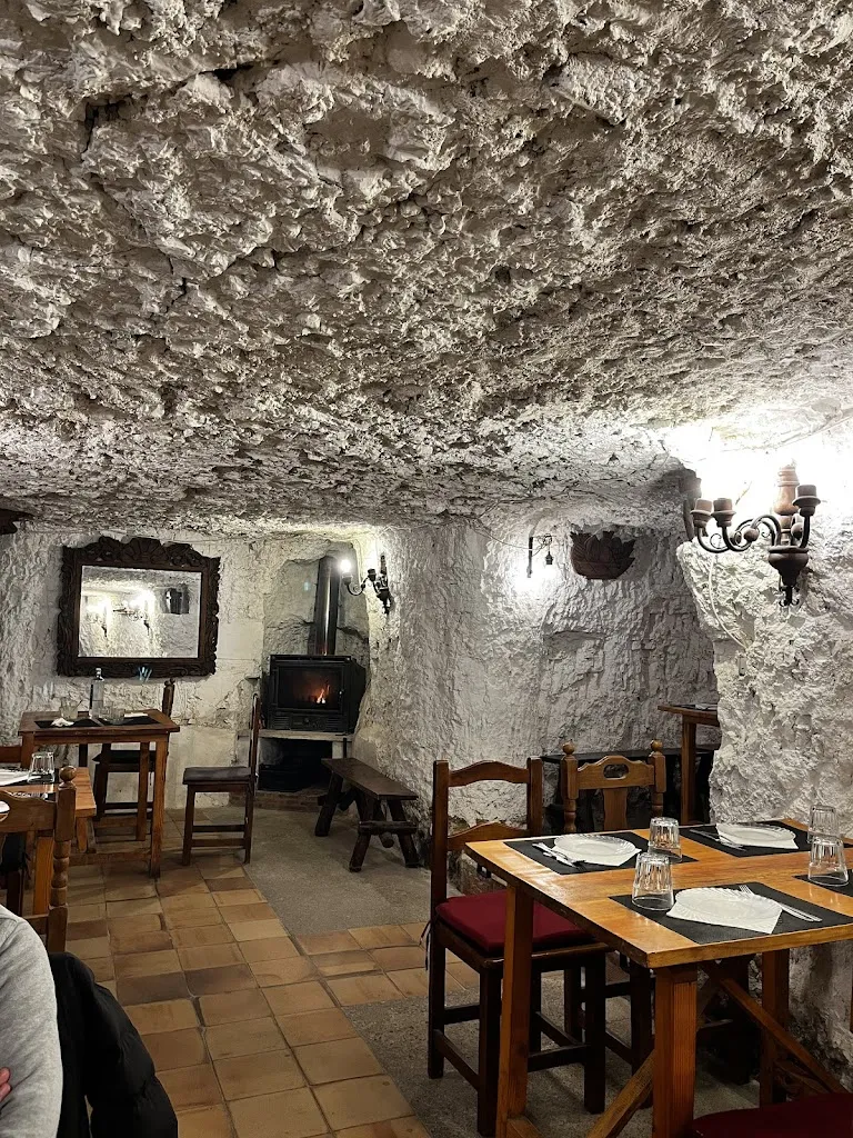 Bodega El Mirador (Bodegas de Autilla) restaurant in Autilla del Pino