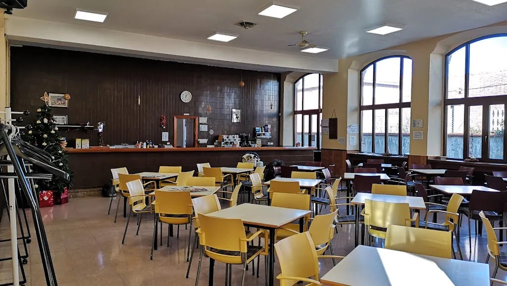 Bar Restaurante Centro de Día restaurant in Barruelo de Santullán