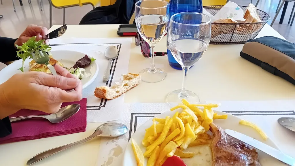 Bar Restaurante Centro de Día_Barruelo de Santullán_slider_image_2