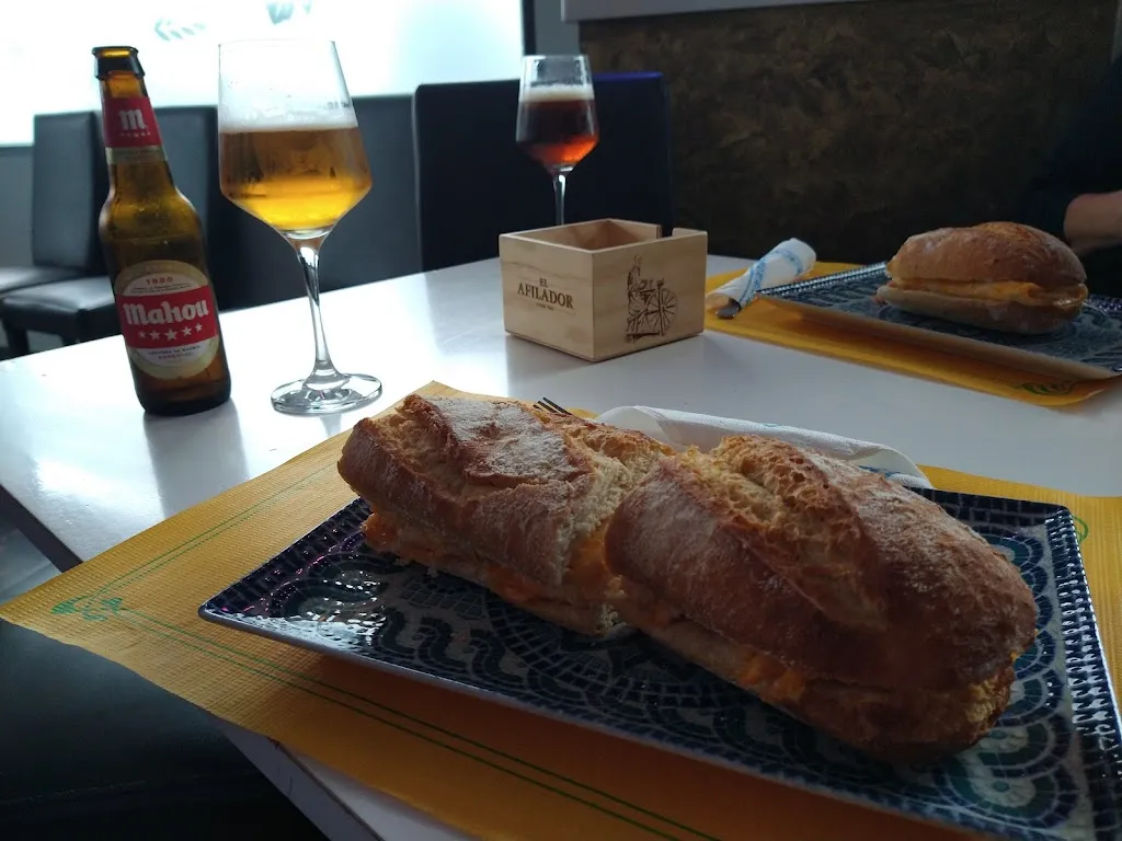 BAR - CERVECERIA EL RESCATE_Becerril de Campos_slider_image_3