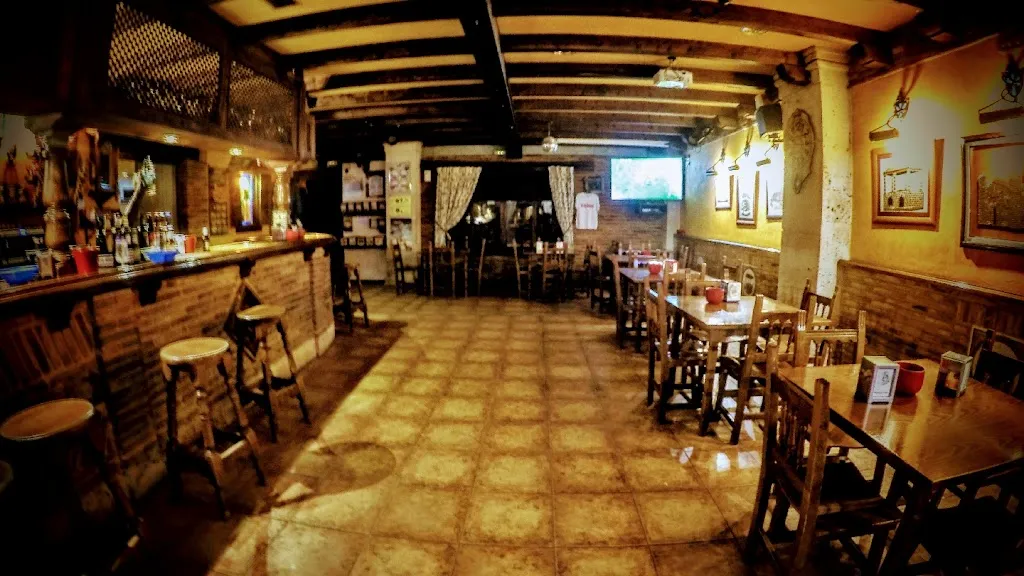 Bar La Behetría restaurant in Becerril de Campos