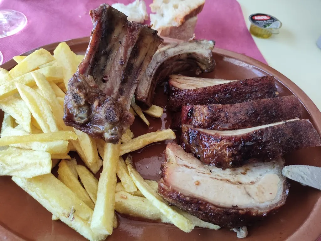 RESTAURANTE ASADOR TINTO & ASADO LEMAN restaurant in Xinzo de Limia