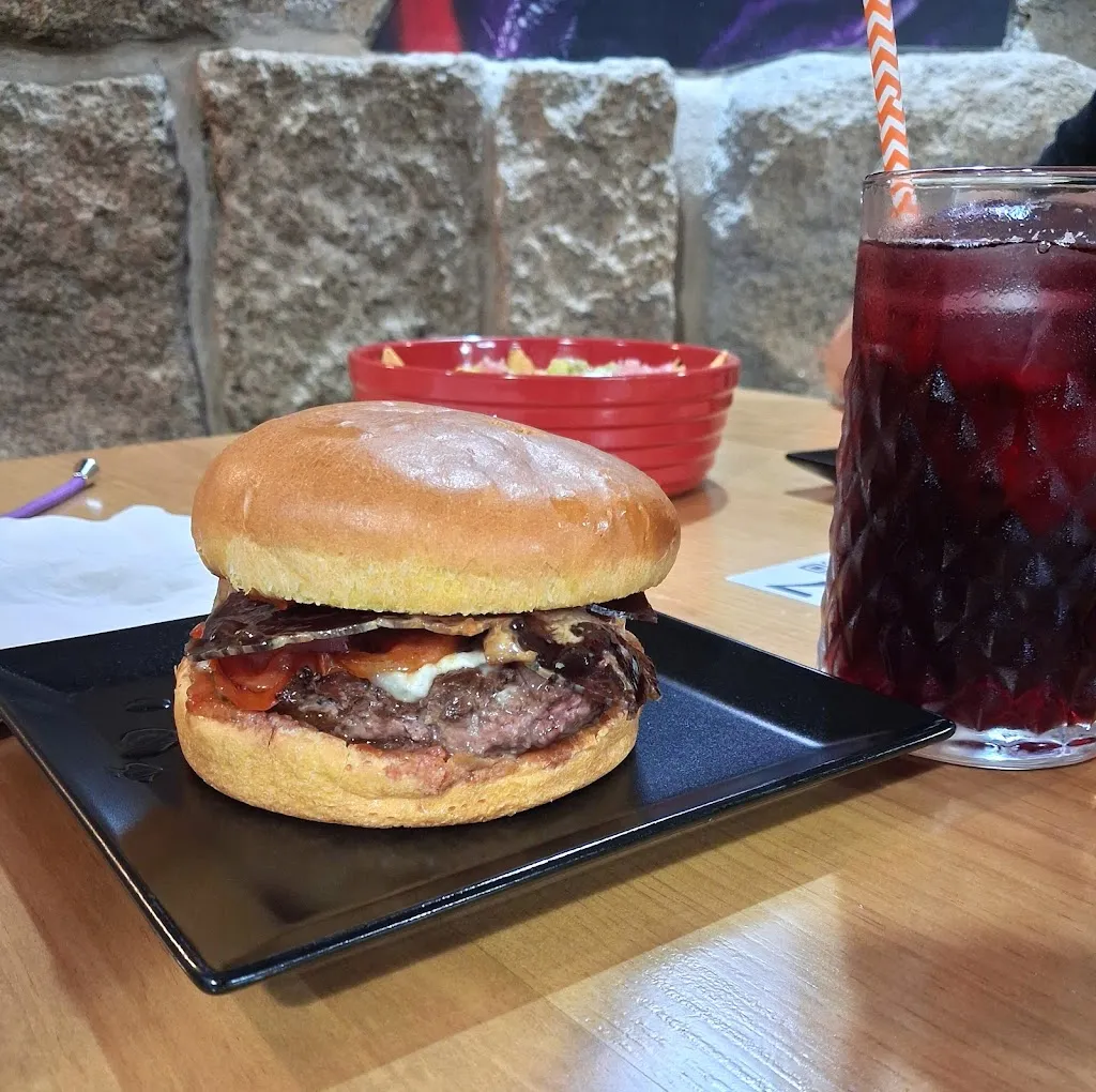 Geor Pane_Moloko Burger_Xinzo de Limia_review