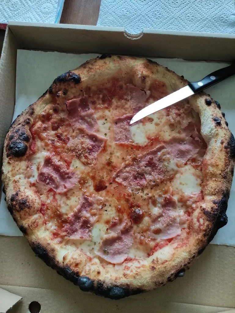 Sofia Antunes_Pizzeria Paparazzi_Xinzo de Limia_review