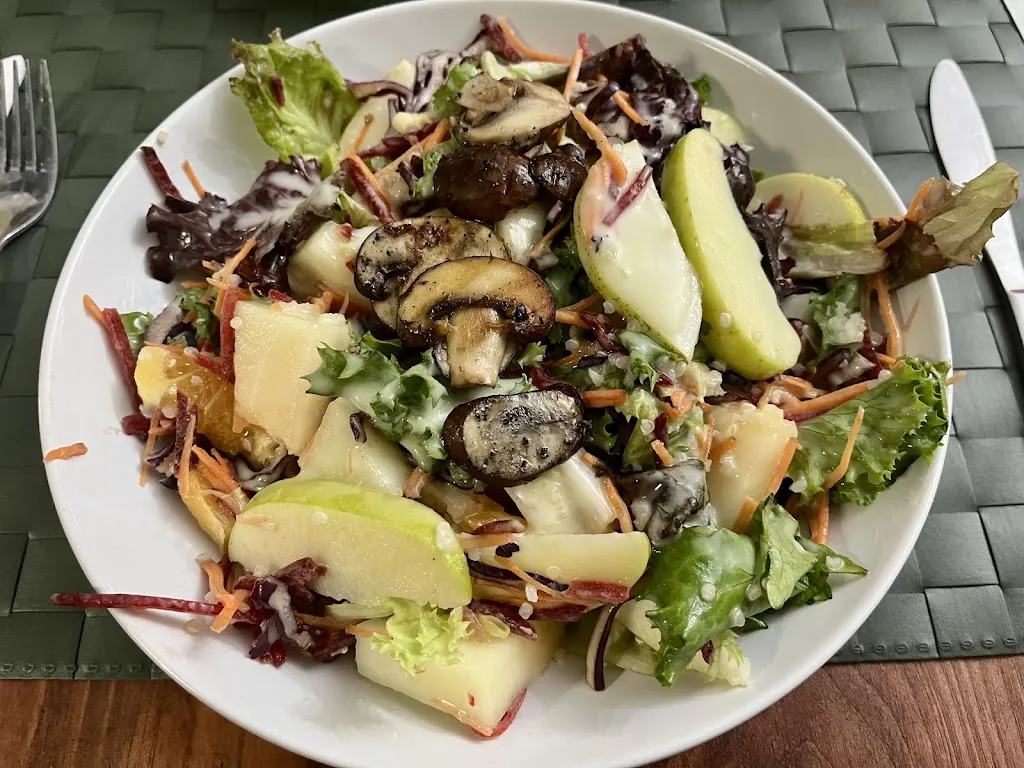 Hoi-Sun Snoek_Taverna - MercadoNacional_Belmonte de Campos_recensione