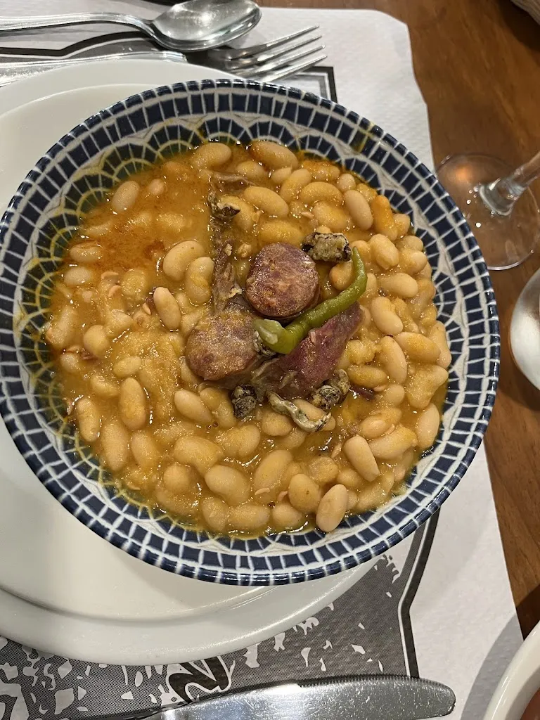 Restaurante Asador Cantina Sofía_Bustillo de la Vega_slider_image_2