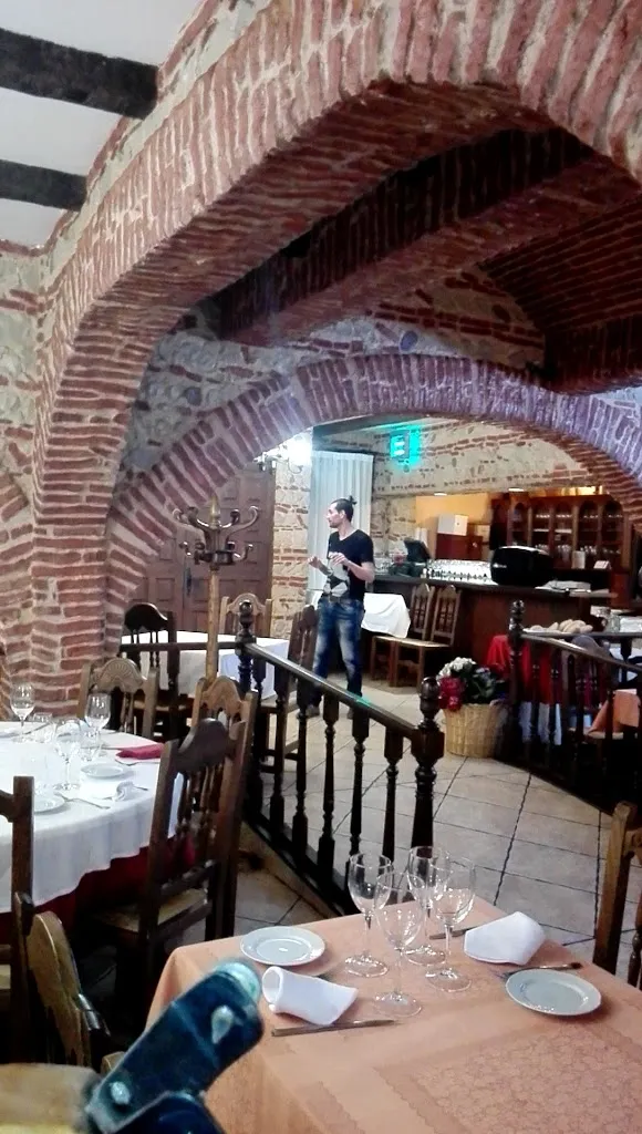 Restaurante Casa Carmelo_Bustillo de la Vega_slider_image_2