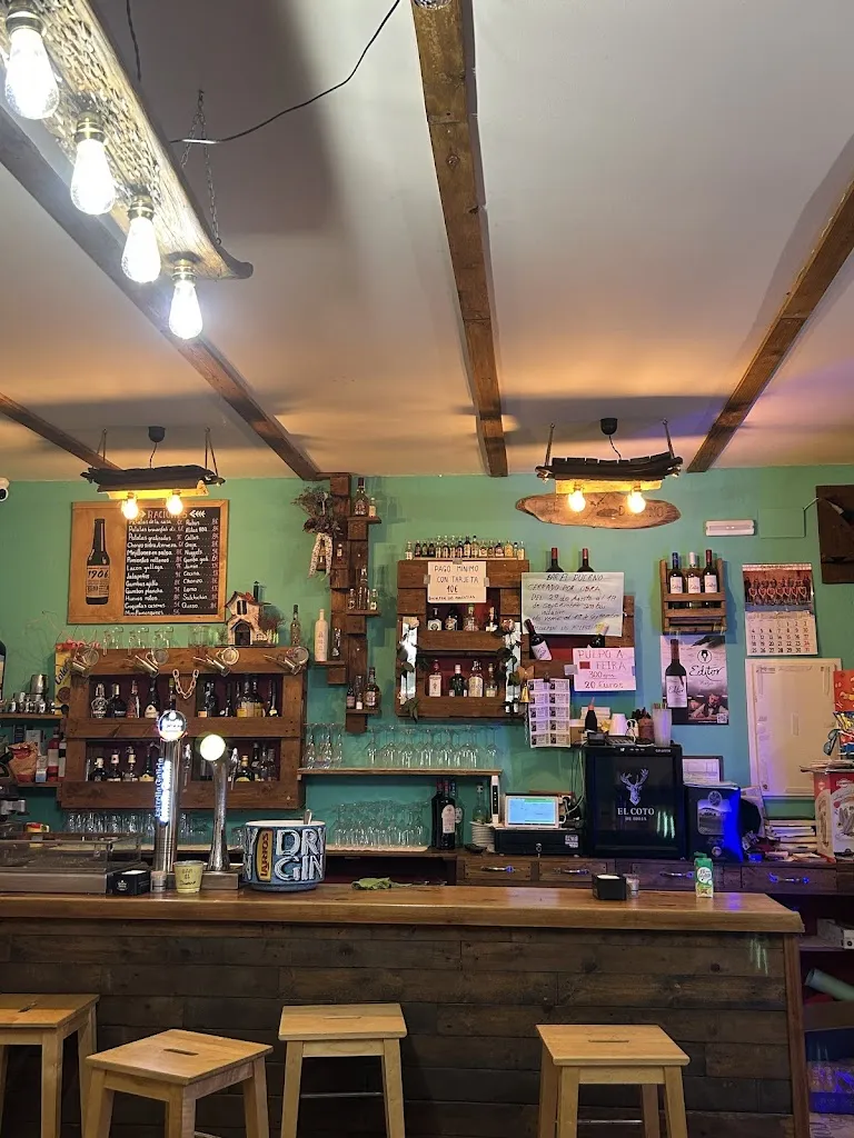 Bar El Duerno restaurant in Castrejón de la Peña