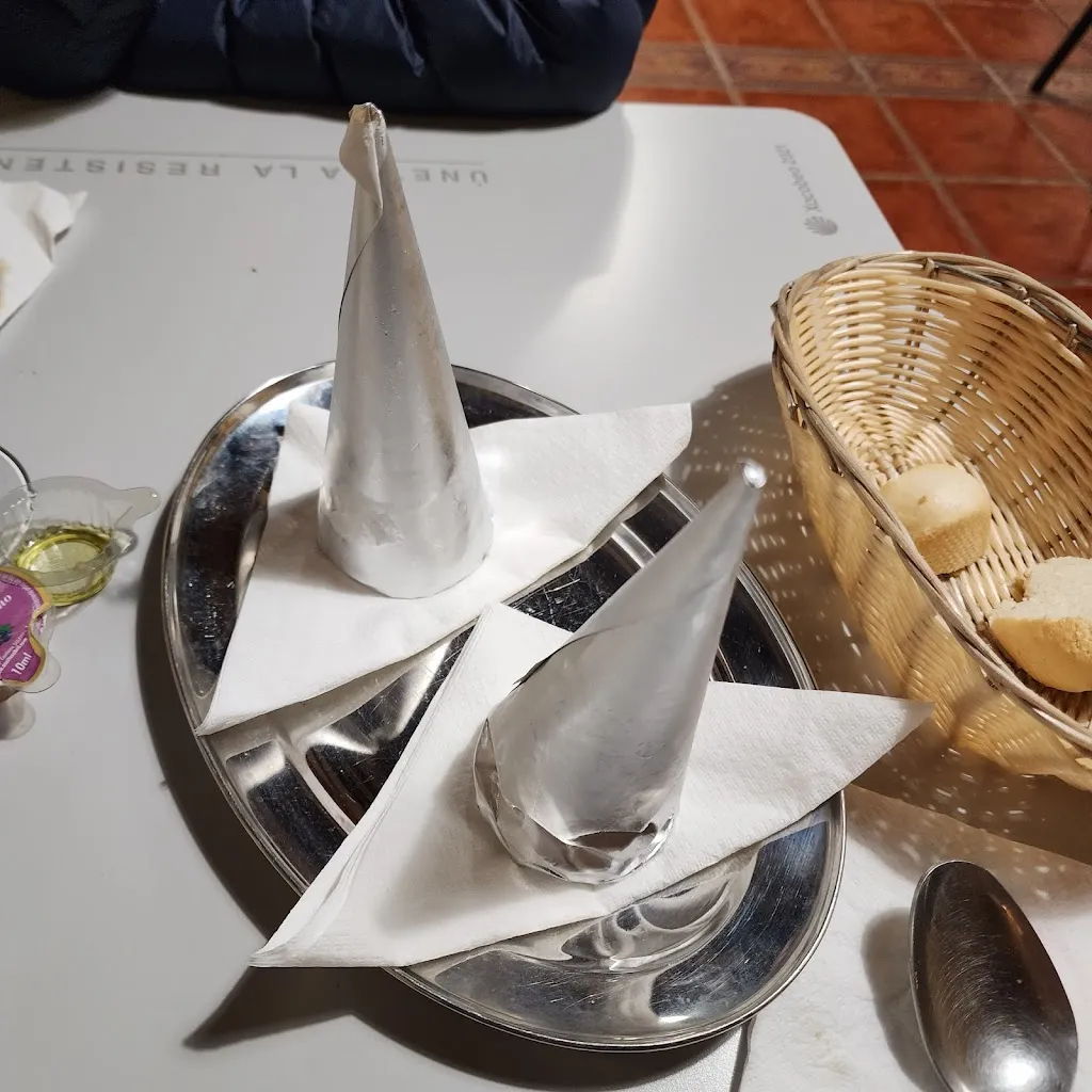 Menu_CANARIOS, BAR_Cervatos de la Cueza_image_5