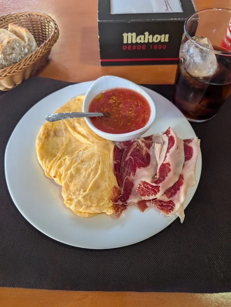 Nathan van Scheppingen_Taberna del Peregrino - Bar - Raciones - Café_Carrión de los Condes_review