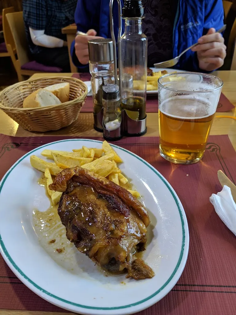 Milan Gatyas_Bar-Restaurante La Muralla_Carrión de los Condes_review