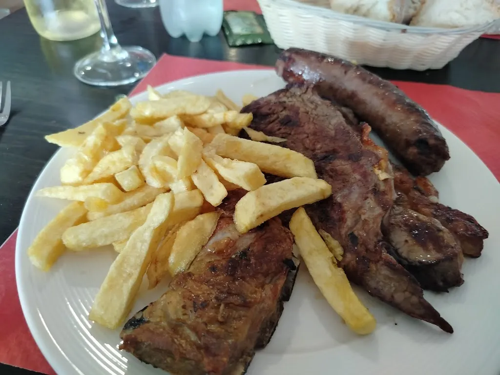 Mari Carmen Mas Badia_Restaurante-Bar O Fiadeiro Verin_Verín_review