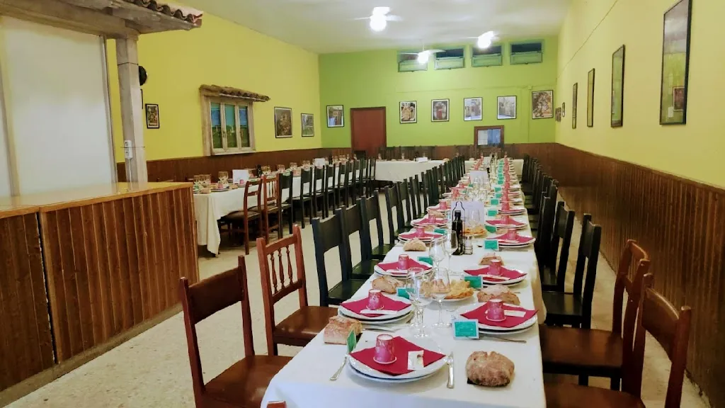 HOSTAL MESON A FONTE restaurant in Verín