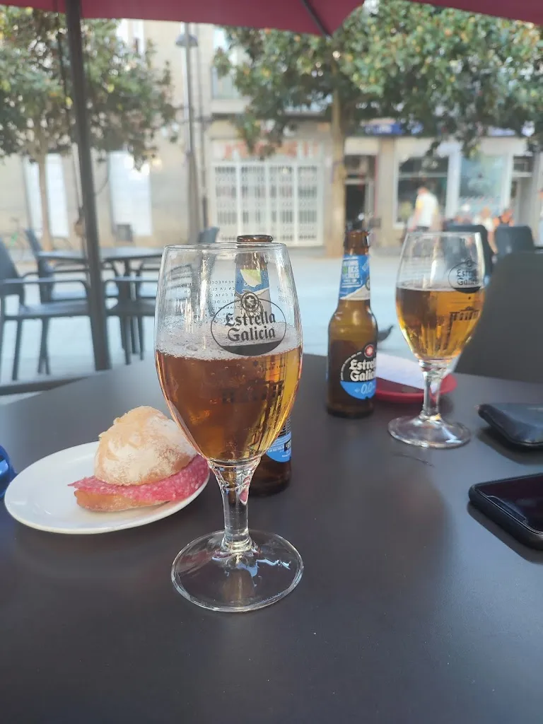 Ivana Maria_Taperia Gandainas_Verín_review