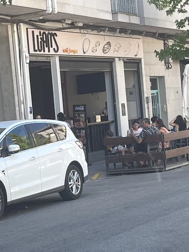 Gonzalo Amorin_LUAN’S café burguer_Verín_review